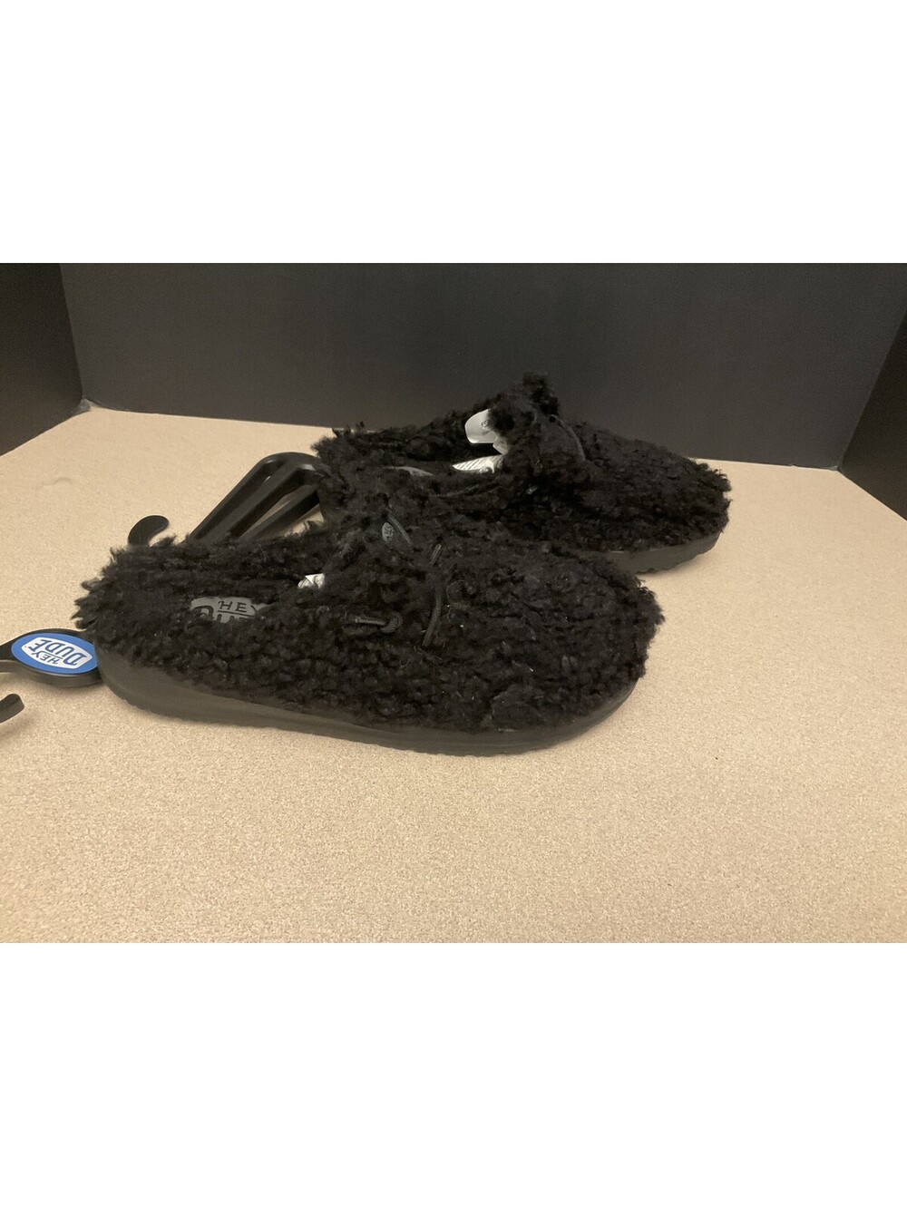 New! Womens Hey Dude Wendy Black Faux Fur Lined Slippers. Size 6. Awesome Shoes!